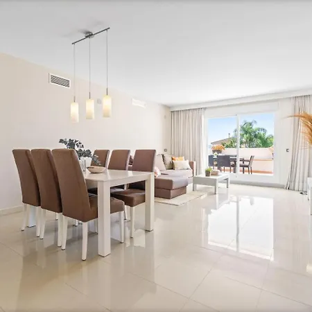 Lejlighed El Paraiso - With Sunny Terrace & Shared Pool Estepona