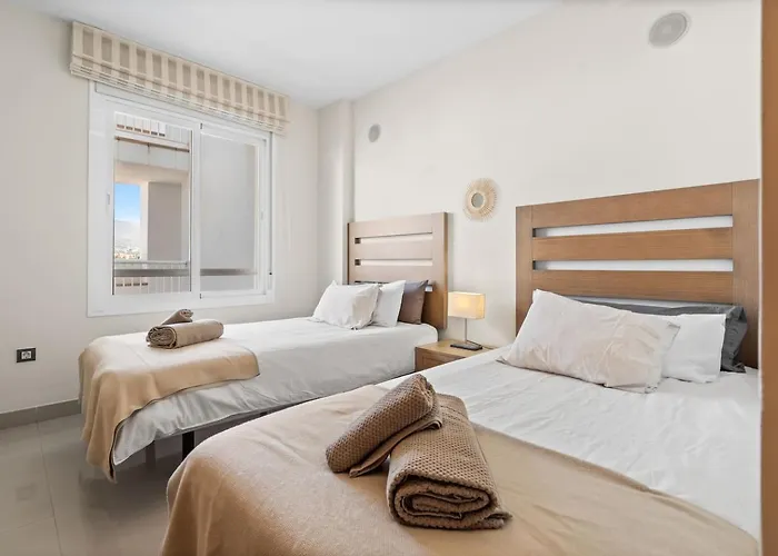 Lejlighed El Paraiso - With Sunny Terrace & Shared Pool