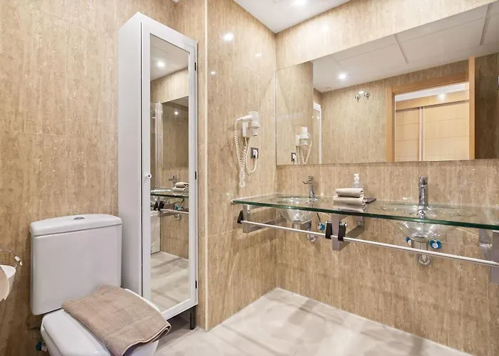 El Paraiso - With Sunny Terrace & Shared Pool 에스테포나