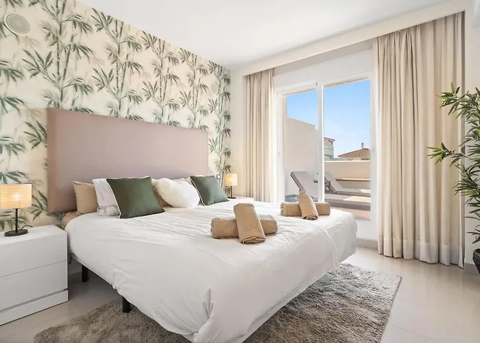 El Paraiso - With Sunny Terrace & Shared Pool شقة إِستيبونا