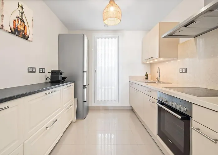 El Paraiso - With Sunny Terrace & Shared Pool * إِستيبونا