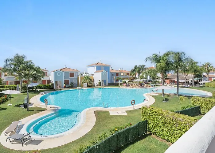 El Paraiso - With Sunny Terrace & Shared Pool