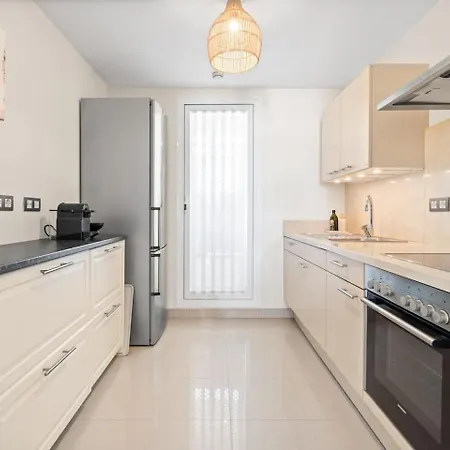 El Paraiso - With Sunny Terrace & Shared Pool * Estepona