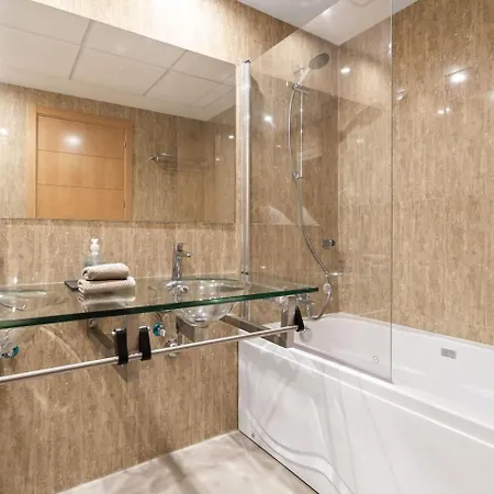 Appartement El Paraiso - With Sunny Terrace & Shared Pool Estepona