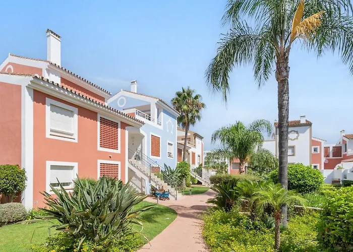 El Paraiso - With Sunny Terrace & Shared Pool Естепона