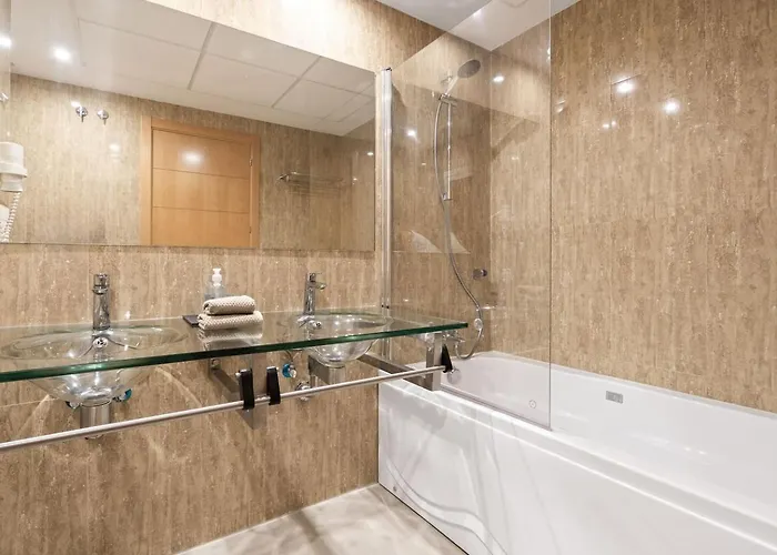 Апартаменти El Paraiso - With Sunny Terrace & Shared Pool Естепона